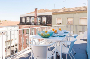 ALTIDO Joyful 2BR Apt with terrace nearby São Bento Palace